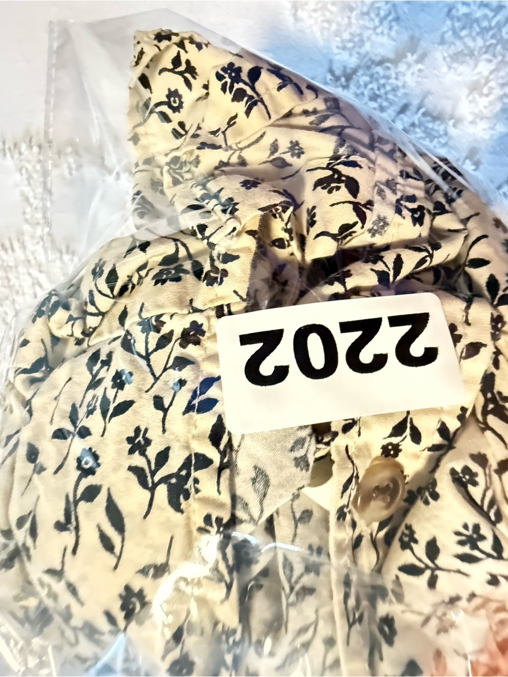 H&M Cream Blouse with Black Floral Print and Puff Sleeves - Picture 7 of 7